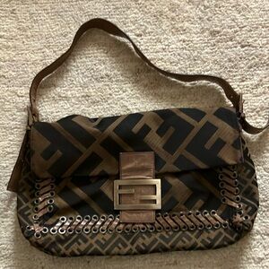 AUTHENTIC FENDI JUMBO WHIPSTITCH ZUCCA CANVAS/LEATHER BAGUETTE BAG!!